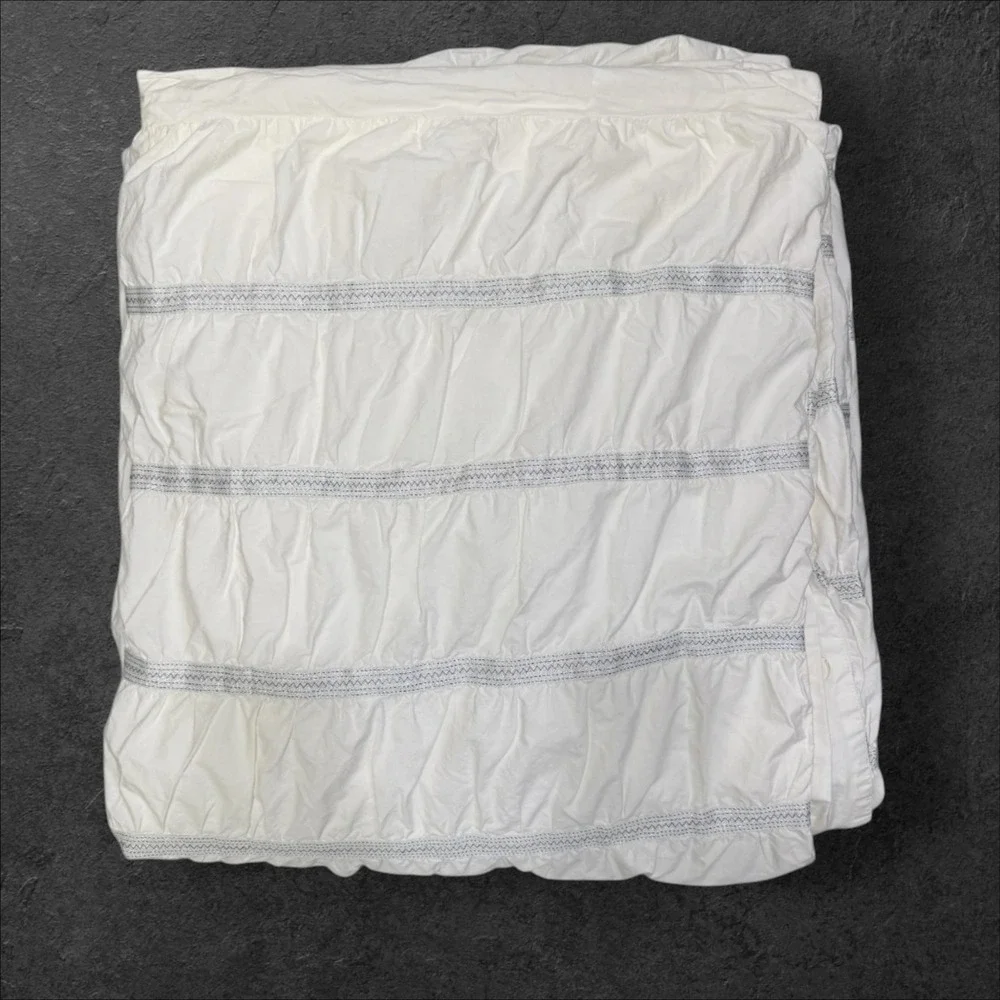 West Elm Queen Duvet Cover White Ruched Metallic‎ Silver